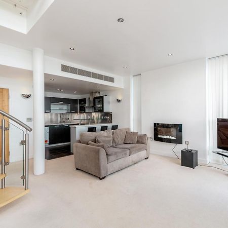 Excel Dock Apartments London Bagian luar foto