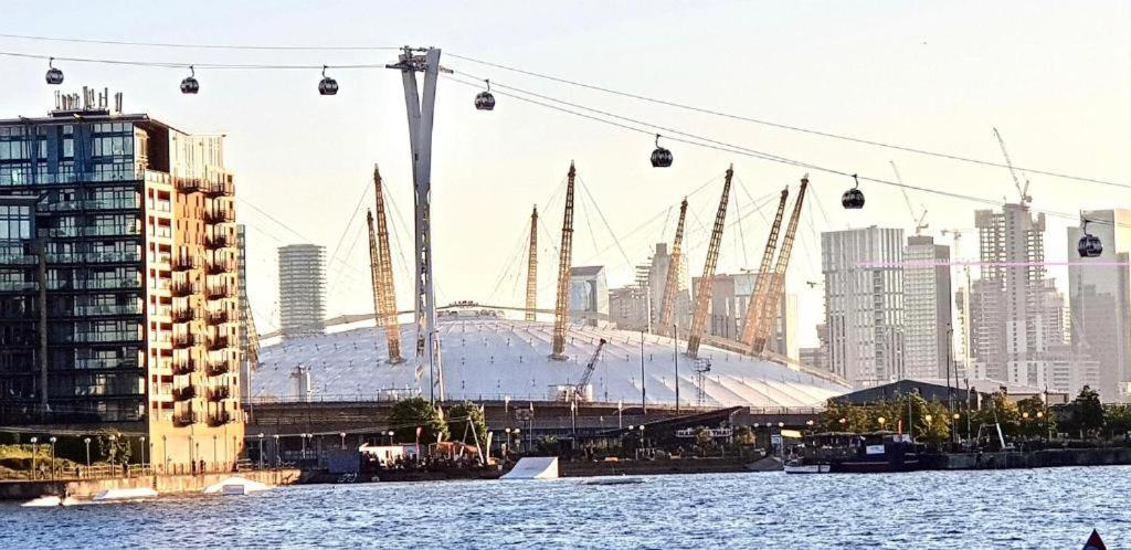 Excel Dock Apartments London Bagian luar foto