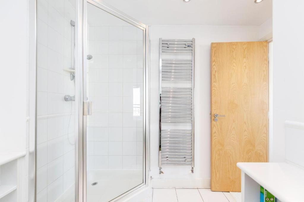 Excel Dock Apartments London Bagian luar foto