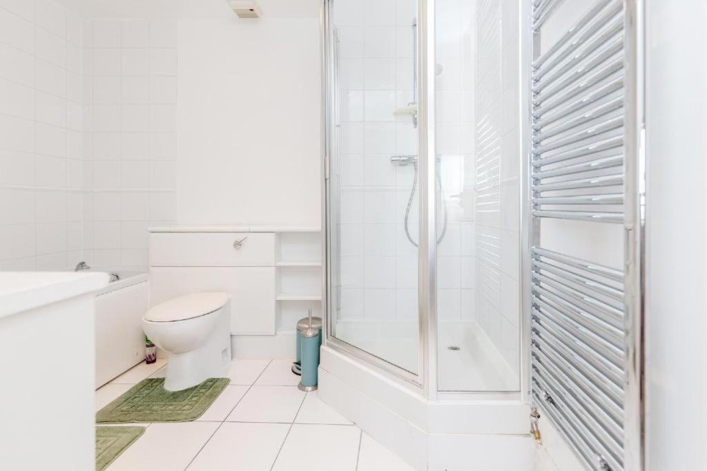 Excel Dock Apartments London Bagian luar foto