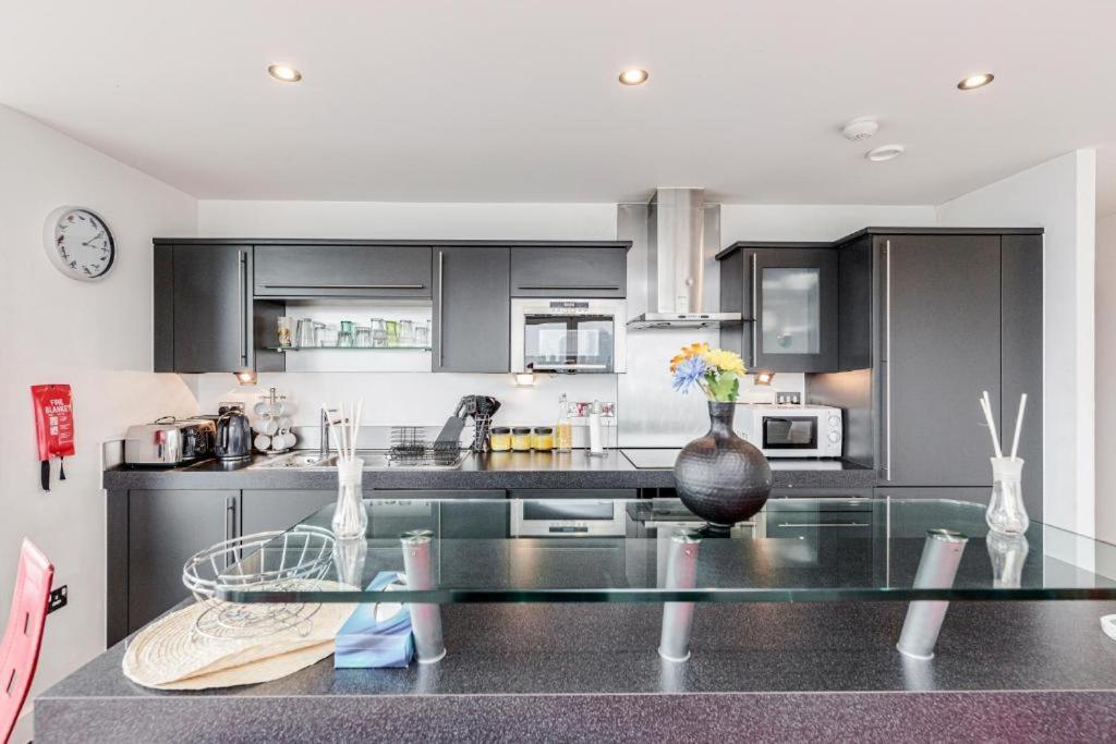 Excel Dock Apartments London Bagian luar foto